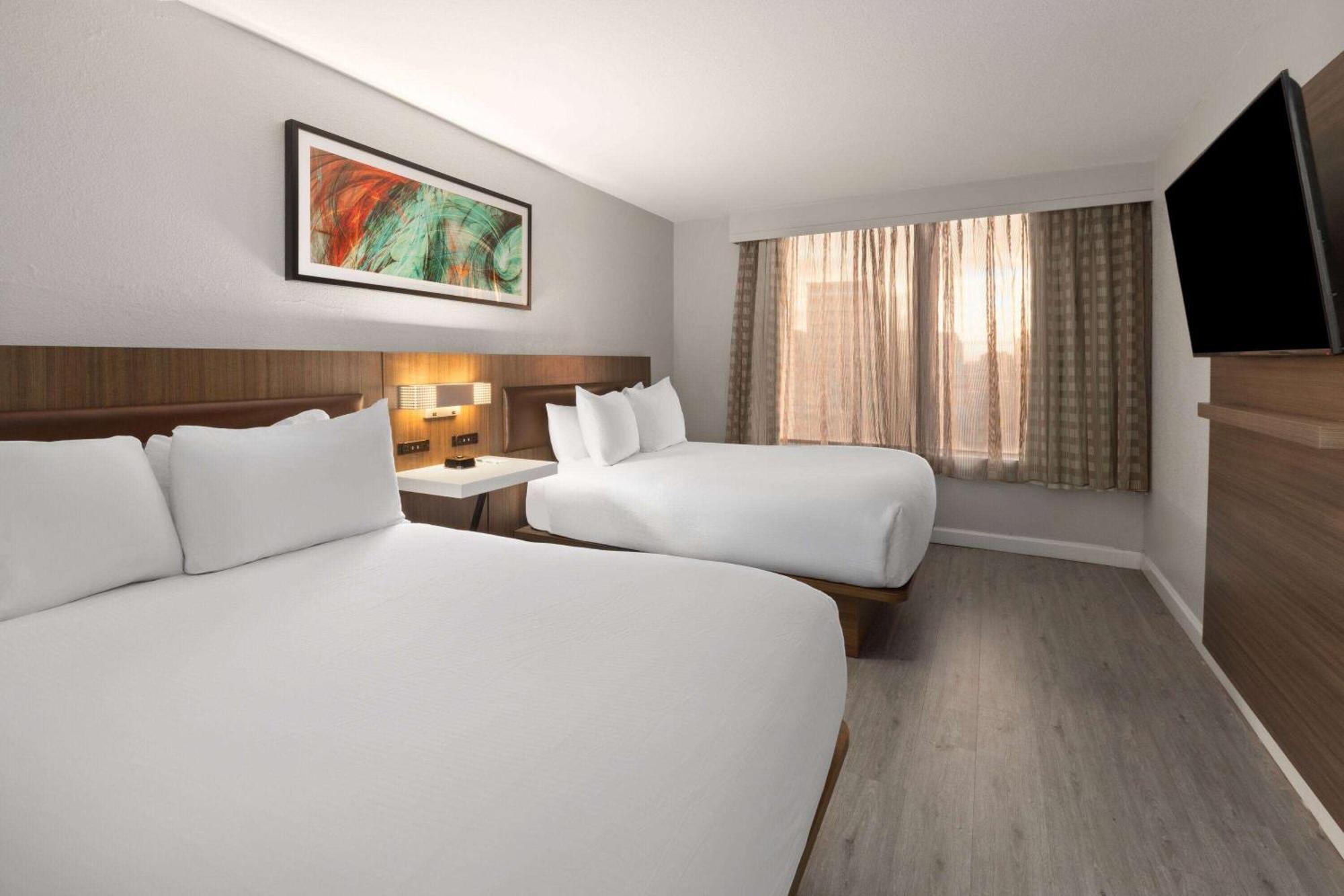Hotel Wyndham Garden Norfolk Downtown Exterior foto